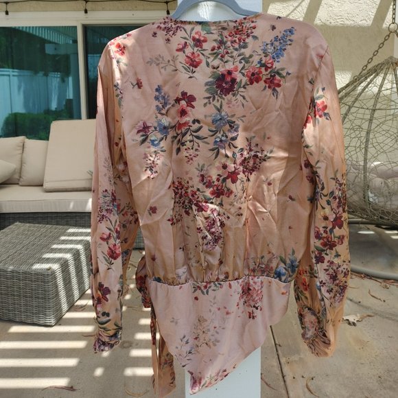 NWT Zara Wrap Floral Bodysuit. M - Picture 3 of 5